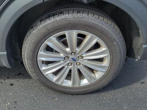 AGATE BLACK METALLIC 2022 Ford Explorer LIMITED