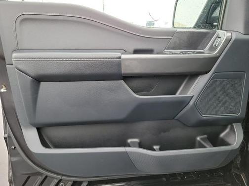 AGATE BLACK METALLIC 2023 Ford F-150 XLT