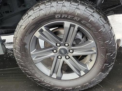AGATE BLACK METALLIC 2023 Ford F-150 XLT