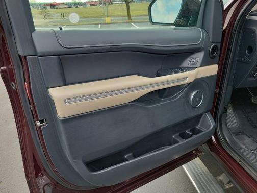 JEWEL RED MET TINTED CC 2023 Ford Expedition LIMITED