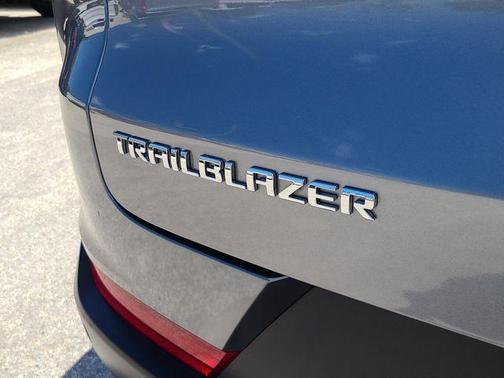 Satin Steel Metallic 2022 Chevrolet Trailblazer LS