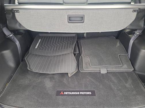Blue 2025 Mitsubishi Outlander SE