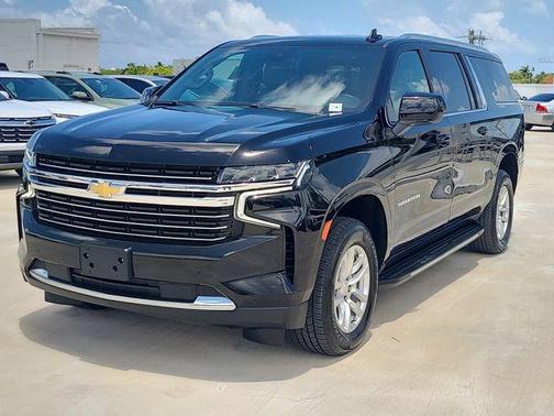 Black 2024 Chevrolet Suburban LT