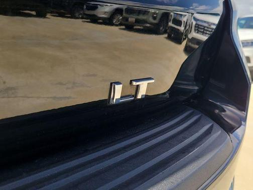 Black 2024 Chevrolet Suburban LT