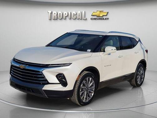 Iridescent Pearl Tricoat 2024 Chevrolet Blazer Premier