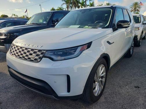 Fuji White 2024 Land Rover Discovery P300 S