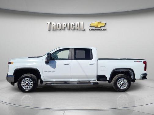 Summit White 2025 Chevrolet Silverado 2500 LT