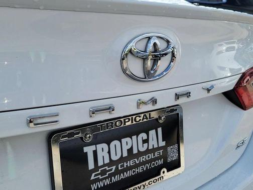 Ice 2023 Toyota Camry SE