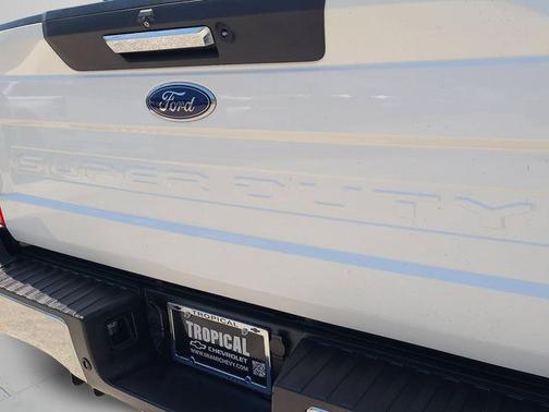 White Metallic 2022 Ford F-250 Lariat