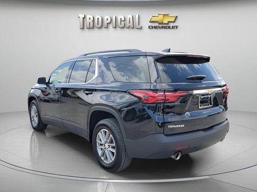 Mosaic Black Metallic 2023 Chevrolet Traverse LT Leather