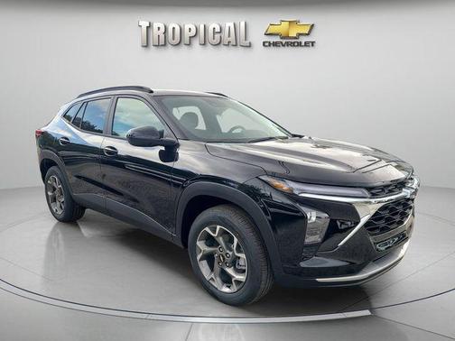 Mosaic Black Metallic 2026 Chevrolet Trax LT