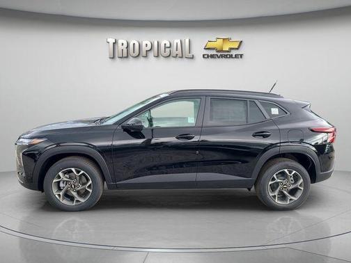 Mosaic Black Metallic 2026 Chevrolet Trax LT