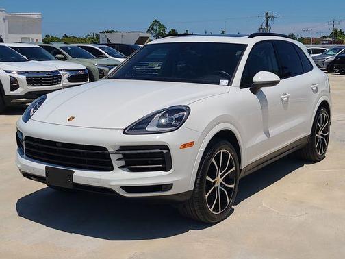 White 2023 Porsche Cayenne Base