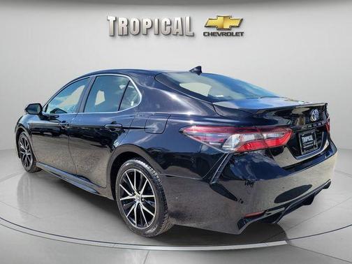 Black 2023 Toyota Camry SE