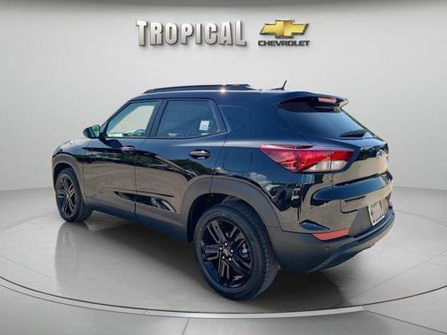 Mosaic Black Metallic 2026 Chevrolet Trailblazer LT