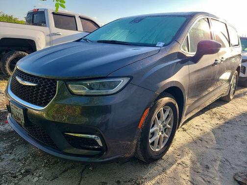 Granite Crystal Clearcoat Metallic 2023 Chrysler Pacifica Touring-L