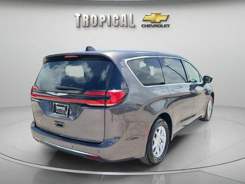 Granite Crystal Clearcoat Metallic 2023 Chrysler Pacifica Touring-L