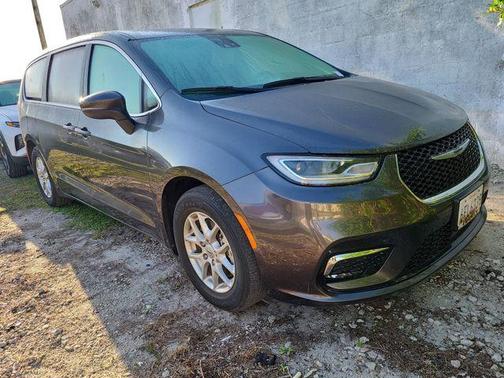 Granite Crystal Clearcoat Metallic 2023 Chrysler Pacifica Touring-L