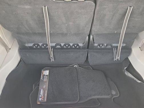 Granite Crystal Clearcoat Metallic 2023 Chrysler Pacifica Touring-L