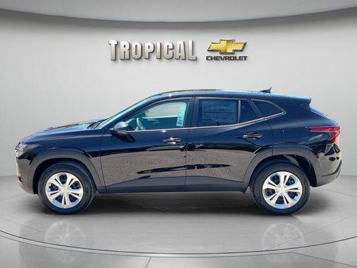 Mosaic Black Metallic 2026 Chevrolet Trax LS