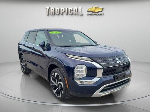 Cosmic Blue Metallic 2024 Mitsubishi Outlander SE