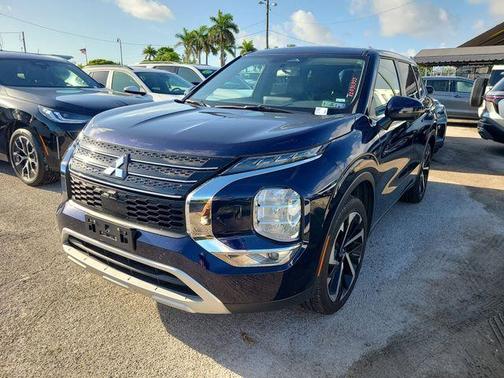 Cosmic Blue Metallic 2024 Mitsubishi Outlander SE