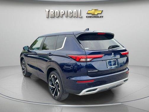 Cosmic Blue Metallic 2024 Mitsubishi Outlander SE