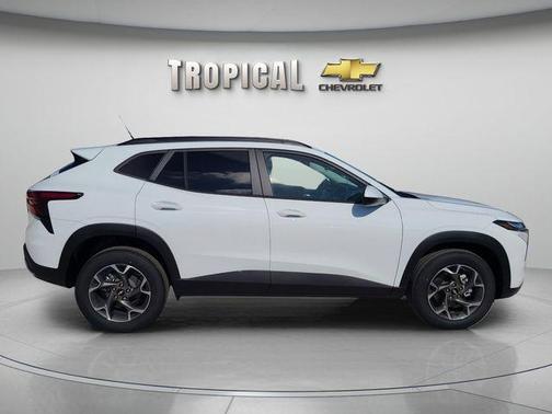 Summit White 2026 Chevrolet Trax LT