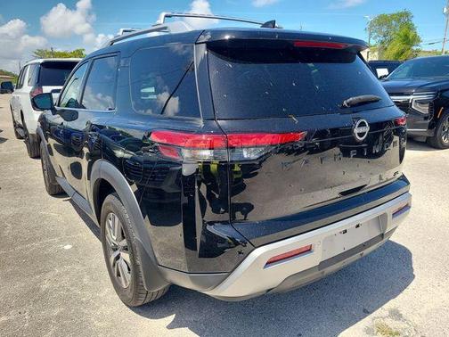 Black 2024 Nissan Pathfinder SL