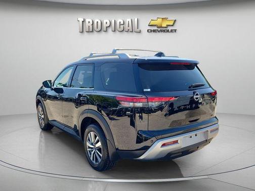 Black 2024 Nissan Pathfinder SL