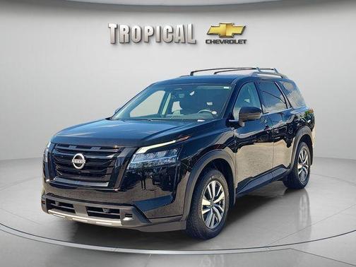 Black 2024 Nissan Pathfinder SL