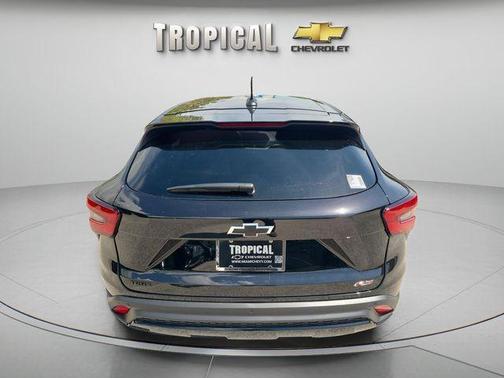 Mosaic Black Metallic 2026 Chevrolet Trax 1RS