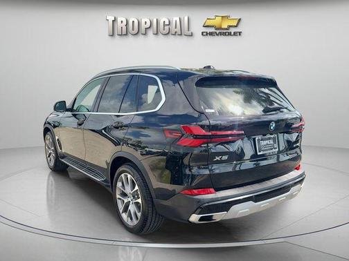 Black Sapphire Metallic 2026 BMW X5 sDrive40i