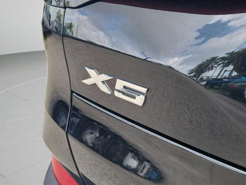 Black Sapphire Metallic 2026 BMW X5 sDrive40i
