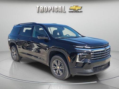 Mosaic Black Metallic 2026 Chevrolet Traverse LT