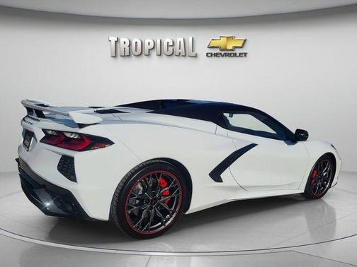 Arctic White 2026 Chevrolet Corvette Stingray w/3LT