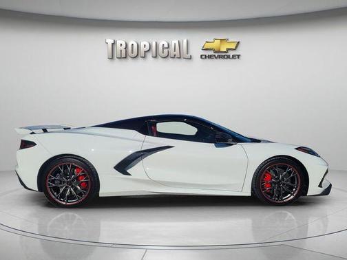 Arctic White 2026 Chevrolet Corvette Stingray w/3LT