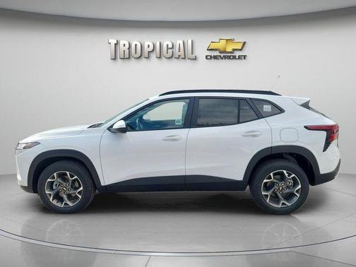 Summit White 2026 Chevrolet Trax LT