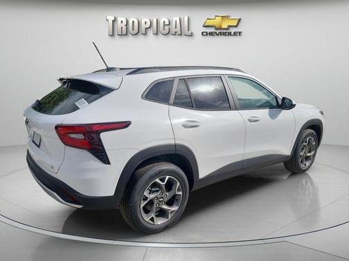 Summit White 2026 Chevrolet Trax LT