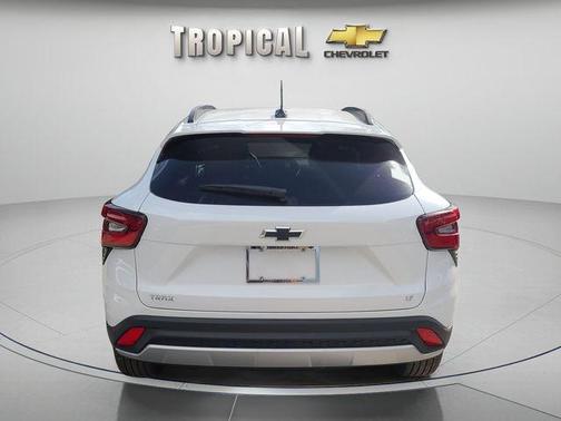 Summit White 2026 Chevrolet Trax LT