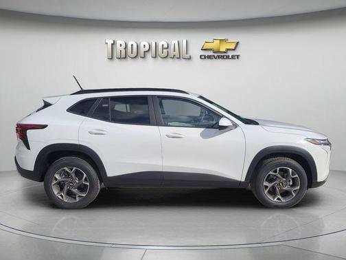 Summit White 2026 Chevrolet Trax LT
