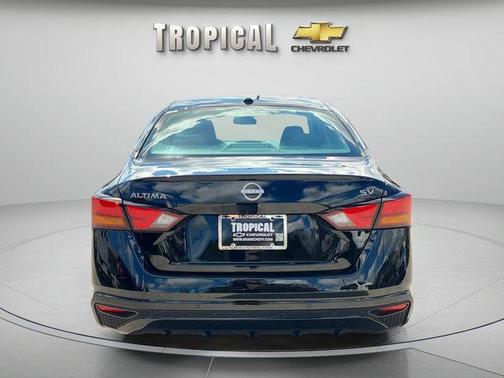 Super Black Clearcoat 2024 Nissan Altima 2.5 SV