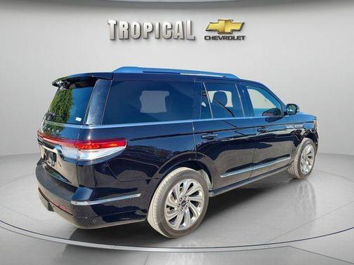 Black Metallic 2024 Lincoln Navigator Premiere