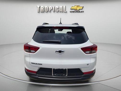 Summit White 2026 Chevrolet Trailblazer LT