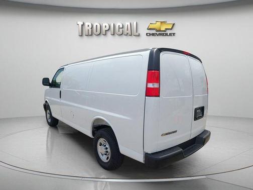 Summit White 2026 Chevrolet Express 2500 Work Van