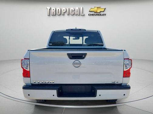 Glacier White 2023 Nissan Titan SV