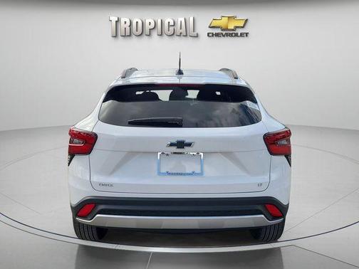 Summit White 2026 Chevrolet Trax LT