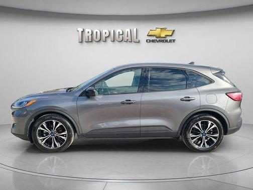 Gray Metallic 2022 Ford Escape SE