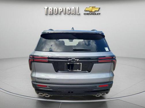 Sterling Gray Metallic 2026 Chevrolet Traverse LT