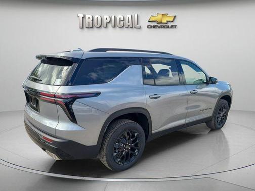 Sterling Gray Metallic 2026 Chevrolet Traverse LT
